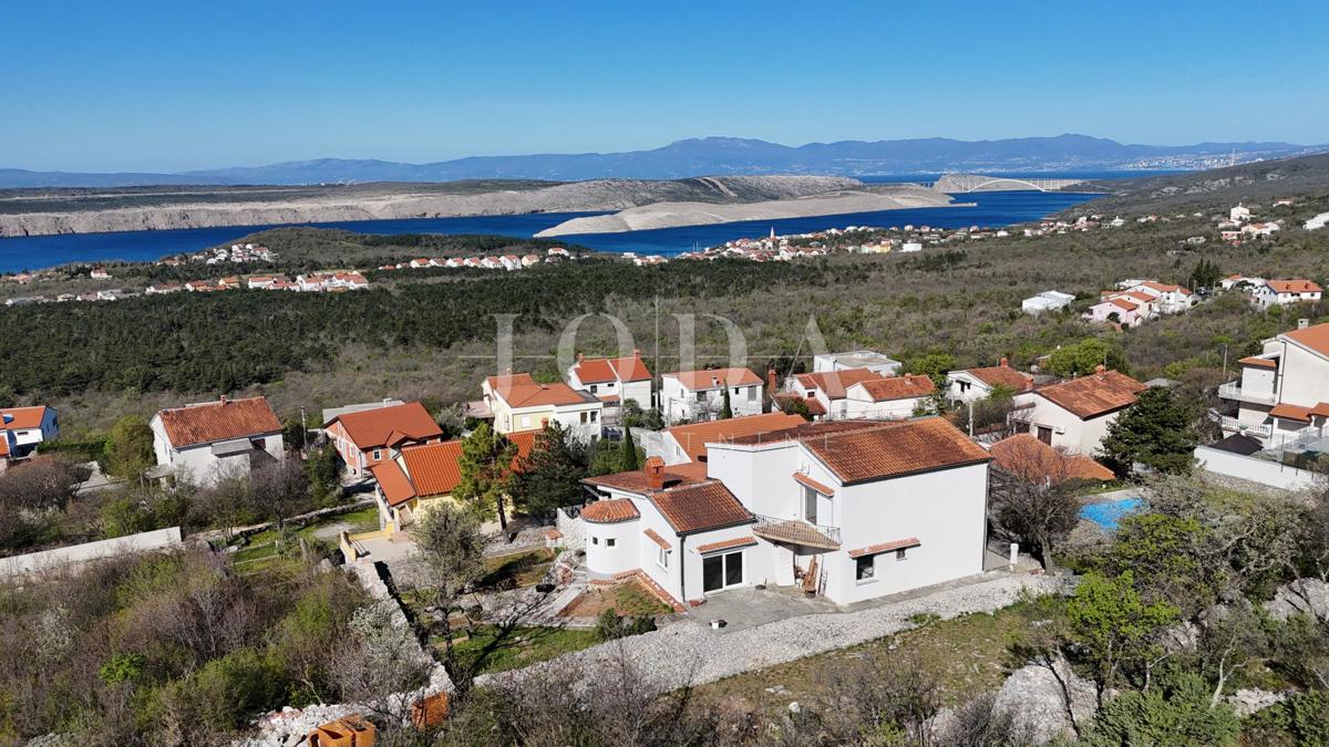 Casa esclusiva a Jadranovo con piscina, vista mare e ampio terreno