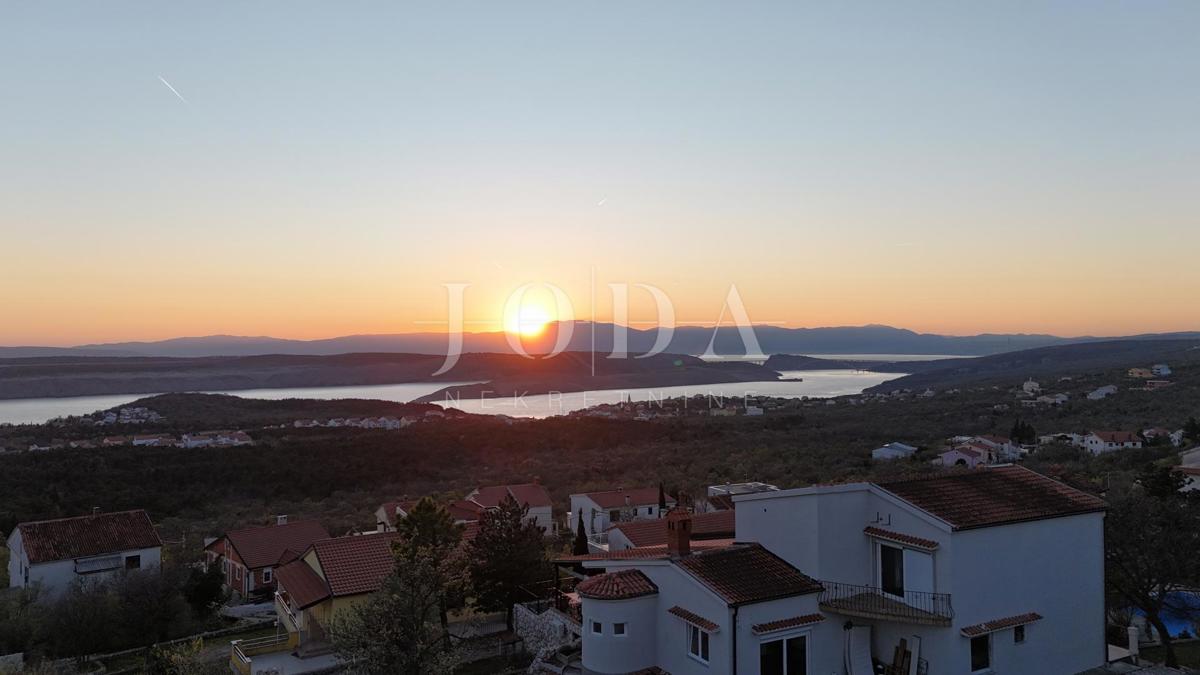 Casa esclusiva a Jadranovo con piscina, vista mare e ampio terreno