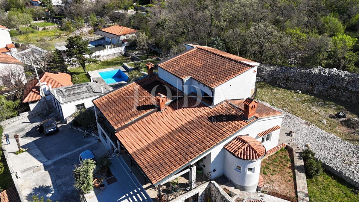 Casa esclusiva a Jadranovo con piscina, vista mare e ampio terreno