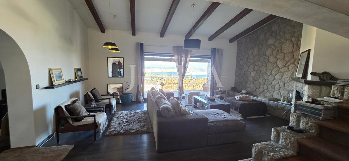 Casa esclusiva a Jadranovo con piscina, vista mare e ampio terreno