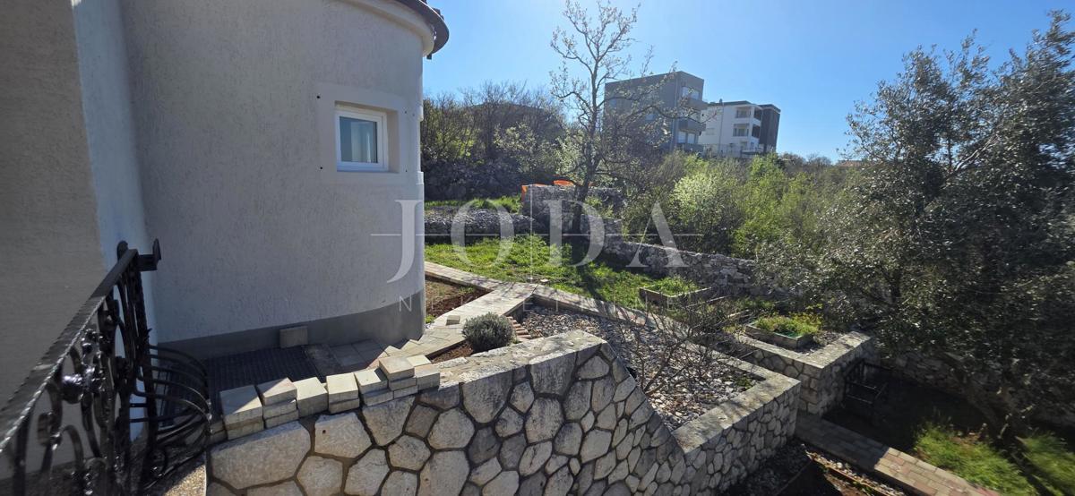 Casa esclusiva a Jadranovo con piscina, vista mare e ampio terreno