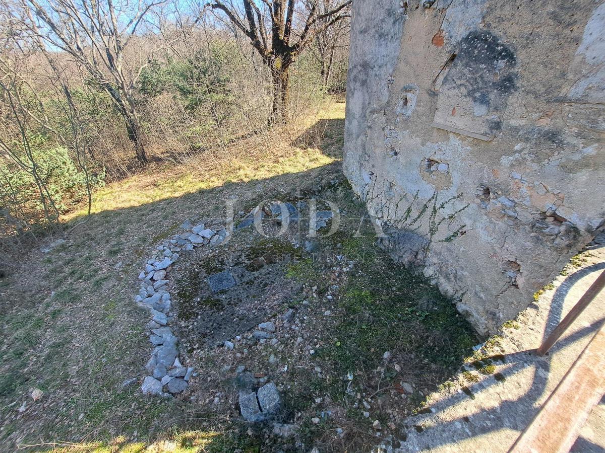 Isola di Krk – casa in pietra da ristrutturare