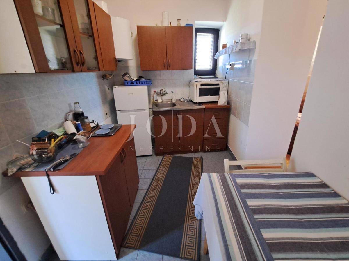 Isola di Krk – casa in pietra da ristrutturare