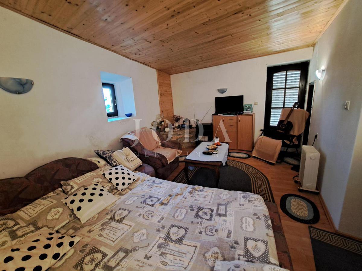 Isola di Krk – casa in pietra da ristrutturare