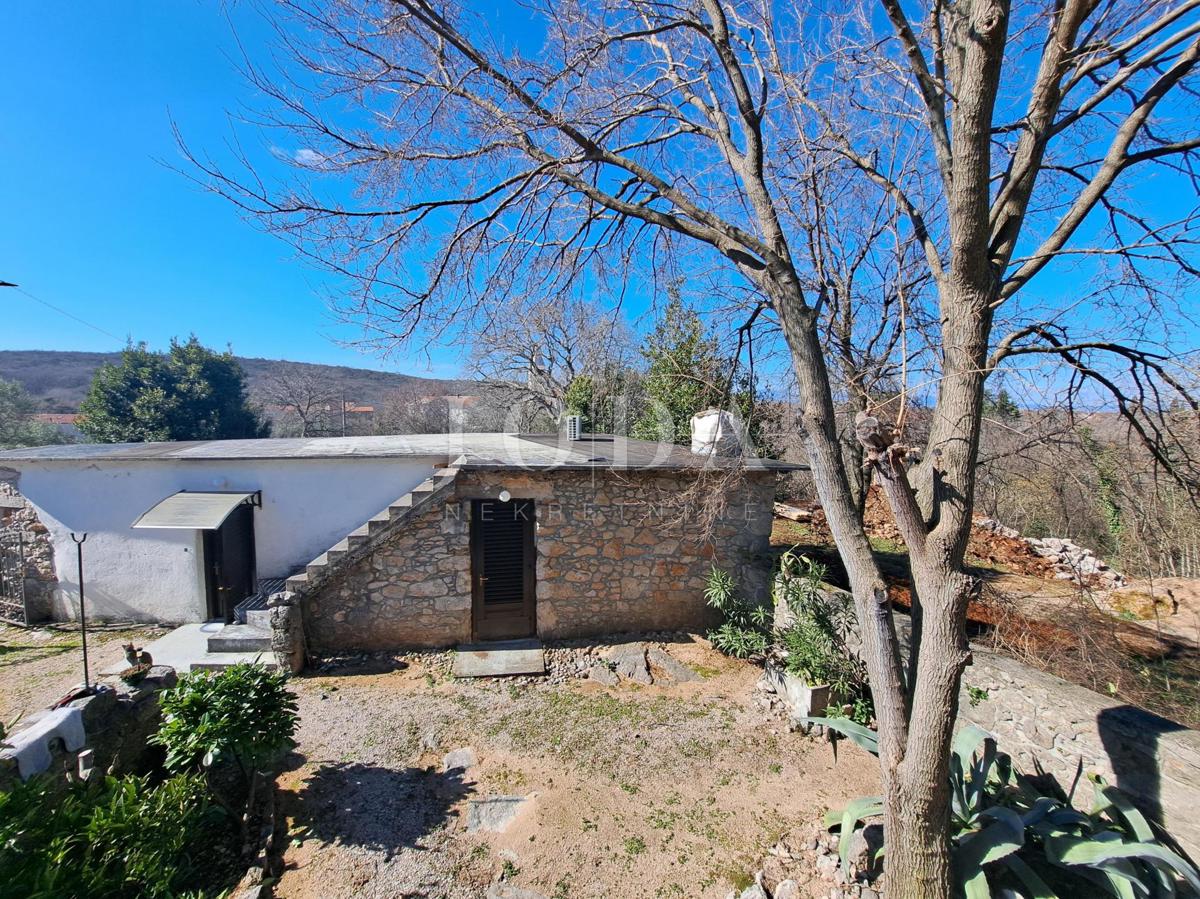 Isola di Krk – casa in pietra da ristrutturare