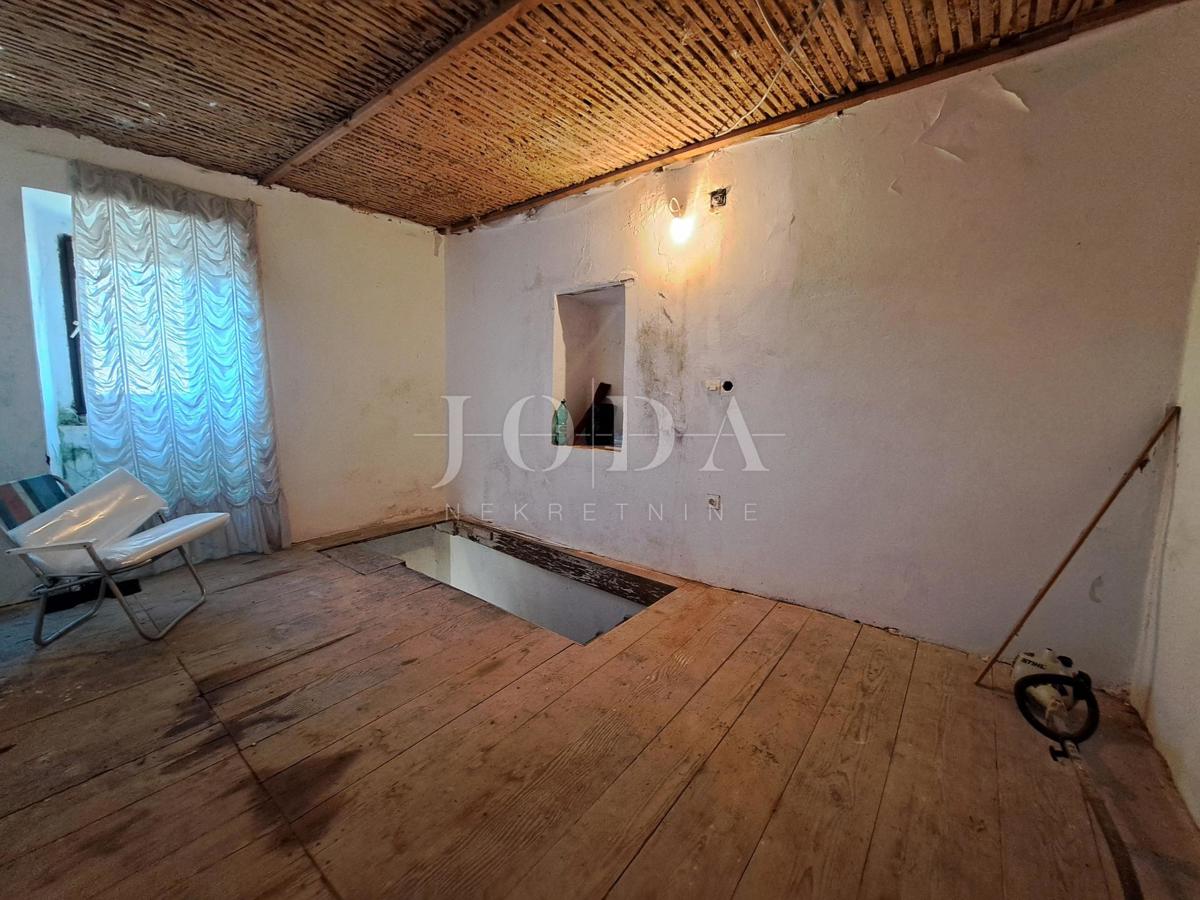 Isola di Krk – casa in pietra da ristrutturare