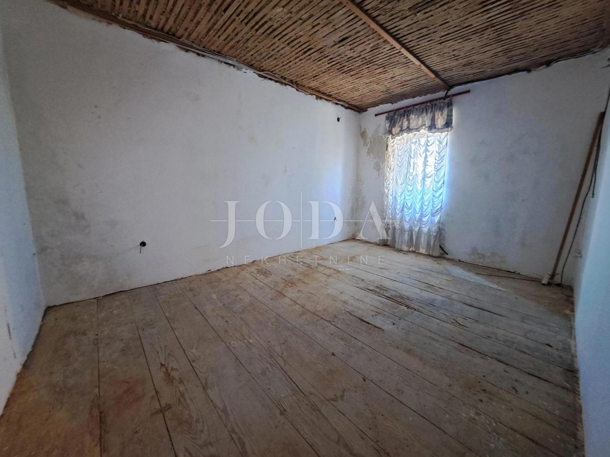 Isola di Krk – casa in pietra da ristrutturare