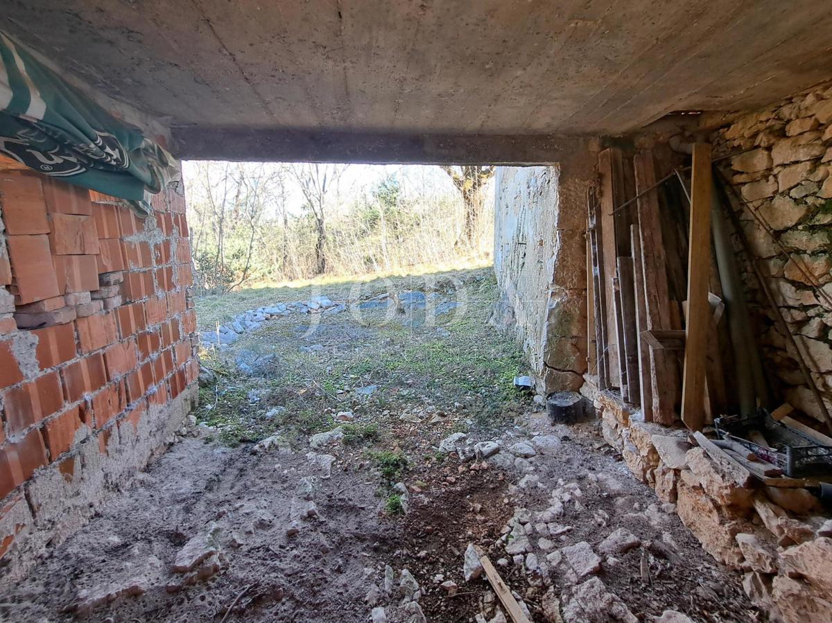 Isola di Krk – casa in pietra da ristrutturare