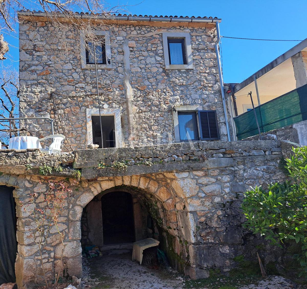 Isola di Krk – casa in pietra da ristrutturare