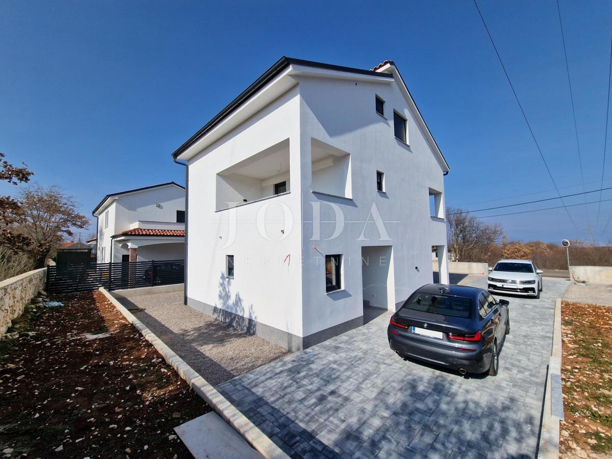 Detached house with a panoramic view of the sea, Malinska area