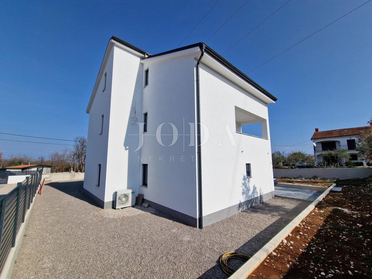 Detached house with a panoramic view of the sea, Malinska area