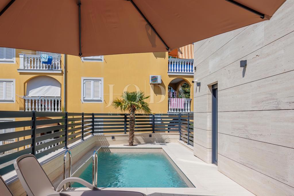 Luxury penthouse with pool and sea view