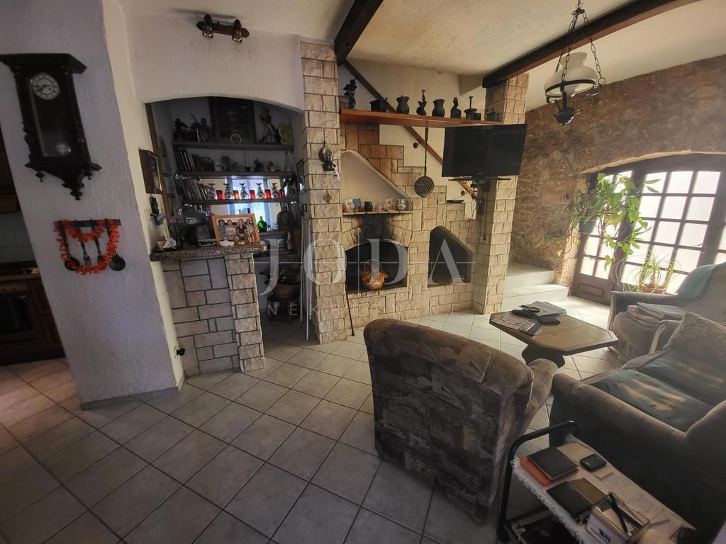 Detached house in a quiet location, island of Krk