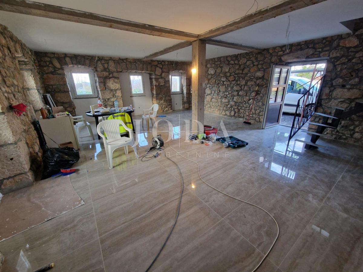 Beautiful semi-detached stone house with a pool, near Dobrinj