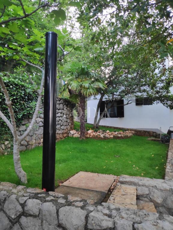 Detached family house with a large garden, island of Krk