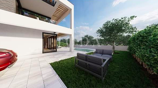 Casa con piscina in posizione tranquilla a Malinska