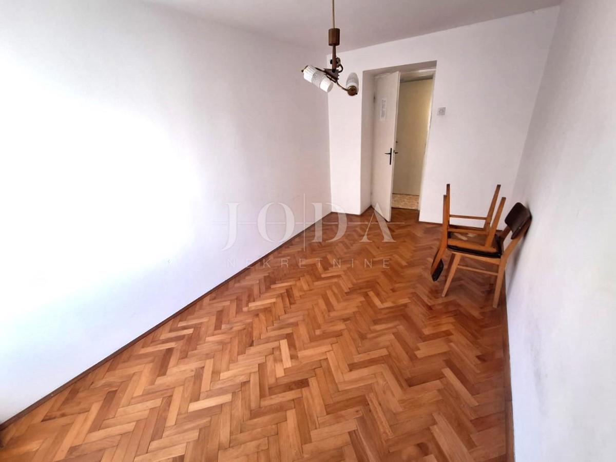 Isola di Krk - grande casa con potenziale in bella posizione