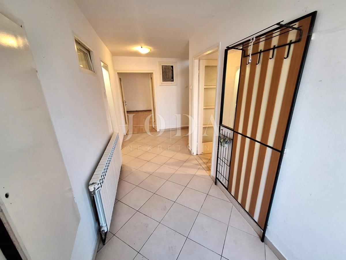 Isola di Krk - grande casa con potenziale in bella posizione