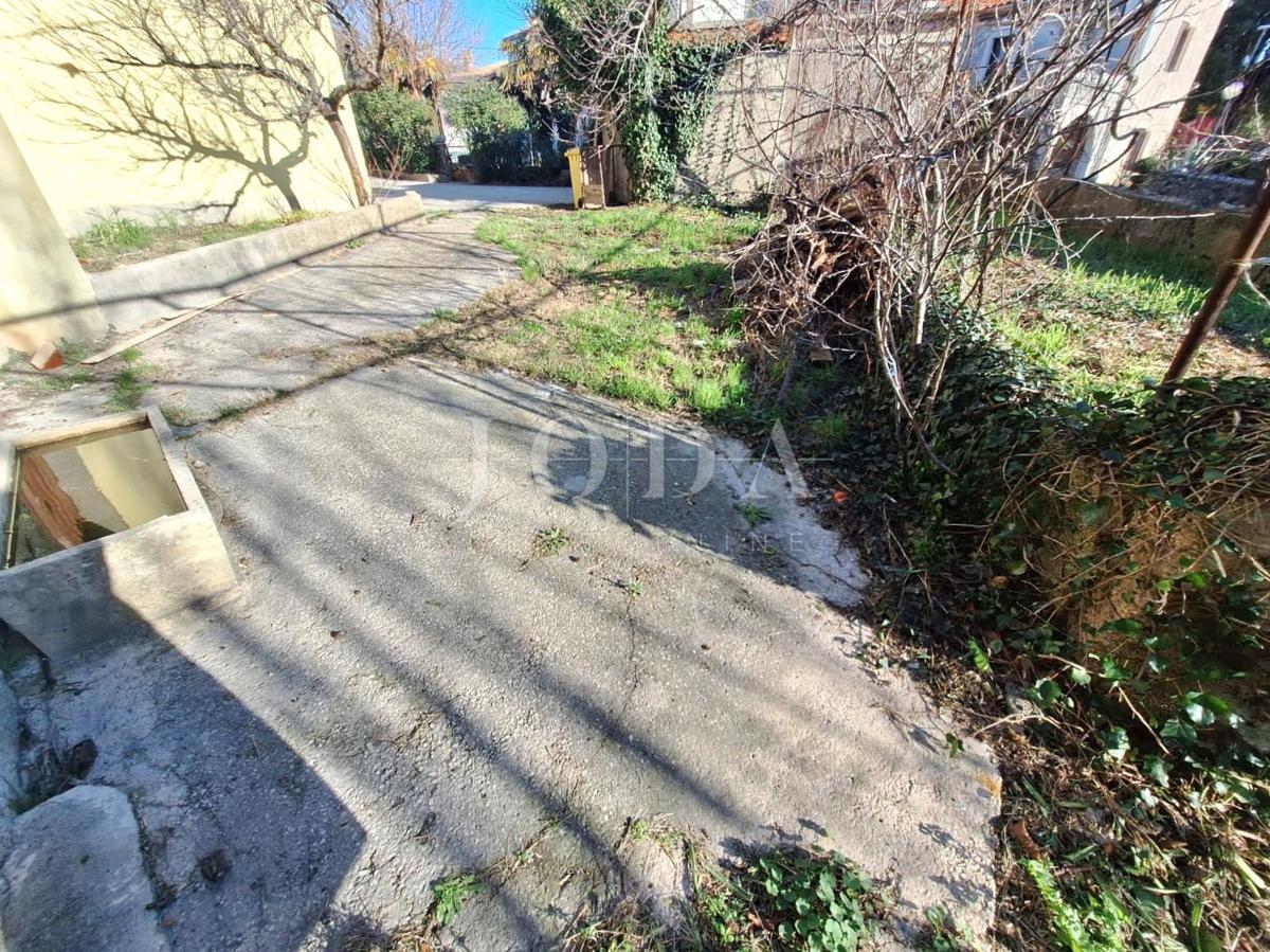 Isola di Krk - grande casa con potenziale in bella posizione