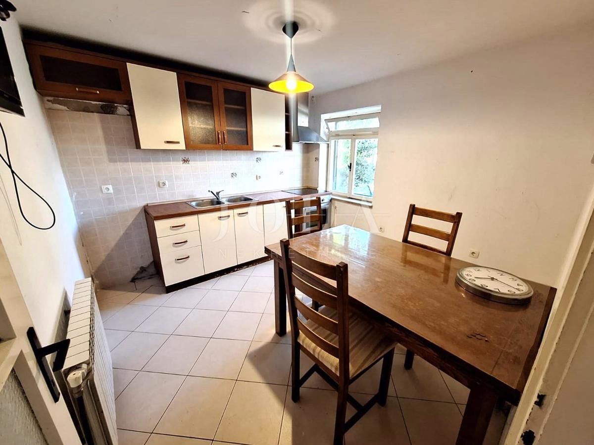 Isola di Krk - grande casa con potenziale in bella posizione