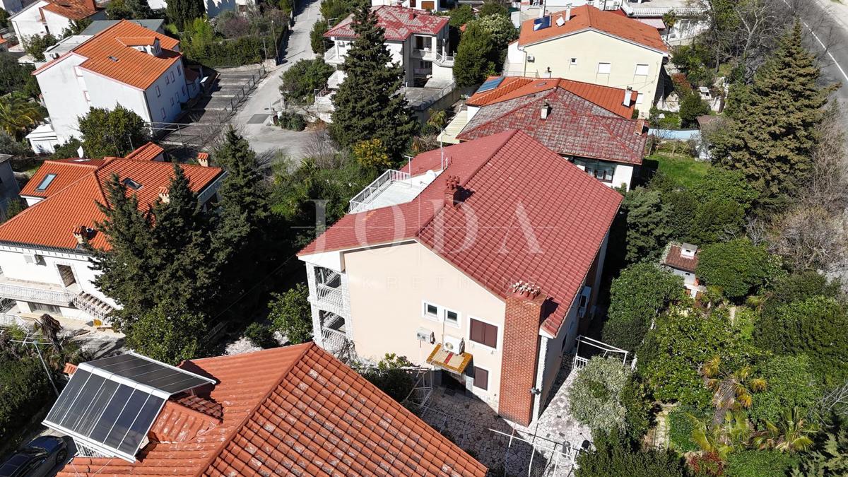 Ampia casa a Crikvenica – Investimento ideale per il turismo