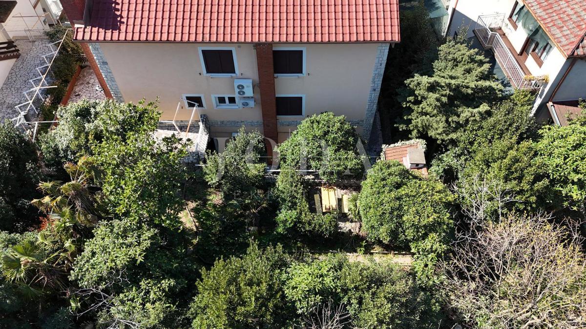 Ampia casa a Crikvenica – Investimento ideale per il turismo