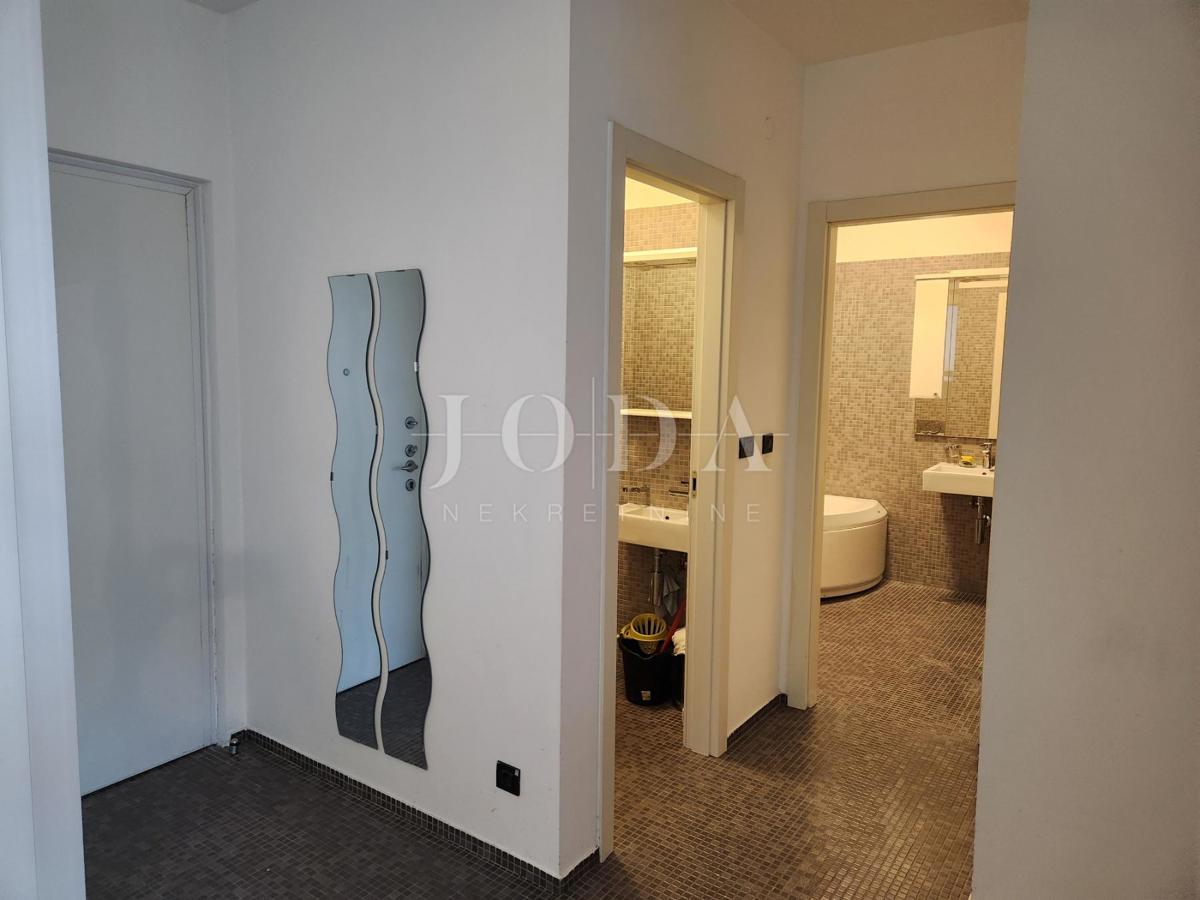 Allogio Centar, Rijeka, 56m2