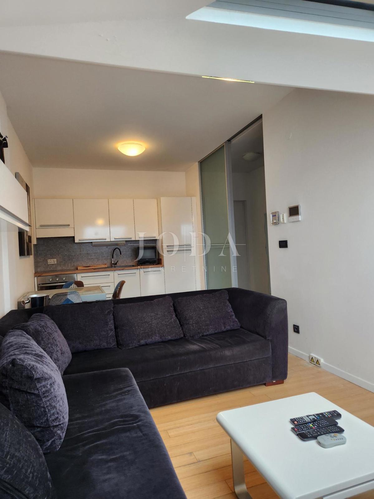 Allogio Centar, Rijeka, 56m2