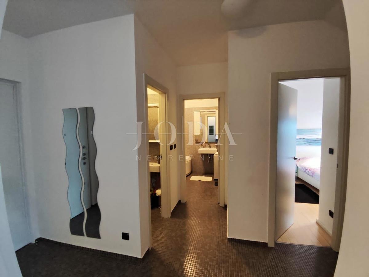 Allogio Centar, Rijeka, 56m2