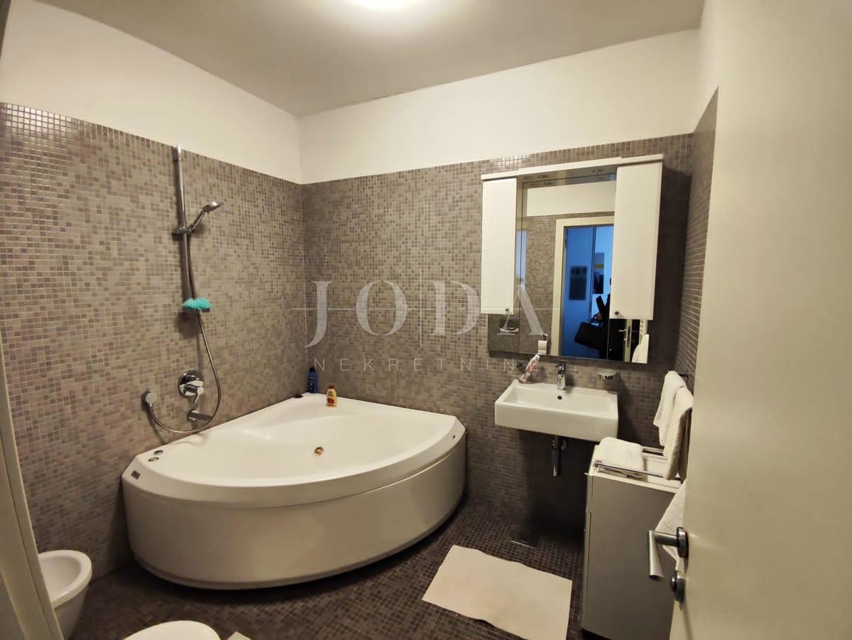 Allogio Centar, Rijeka, 56m2