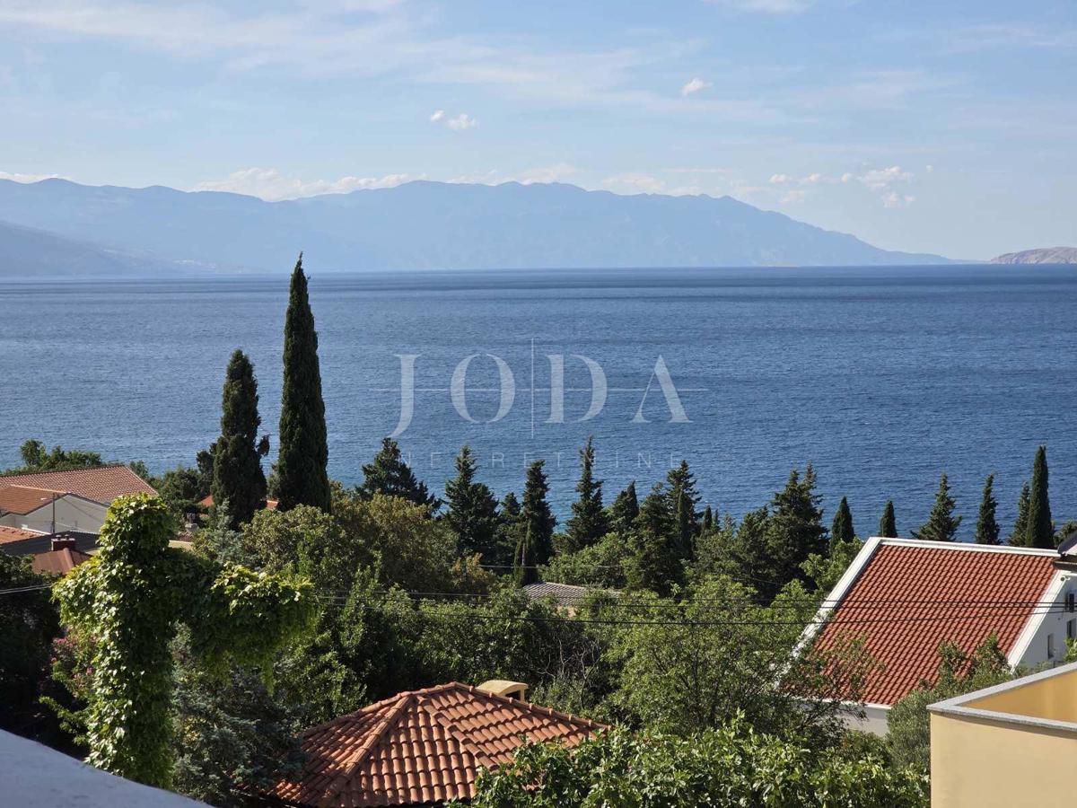 NOVI VINODOLSKI, Costa di Bribir, appartamento a 150m dal mare