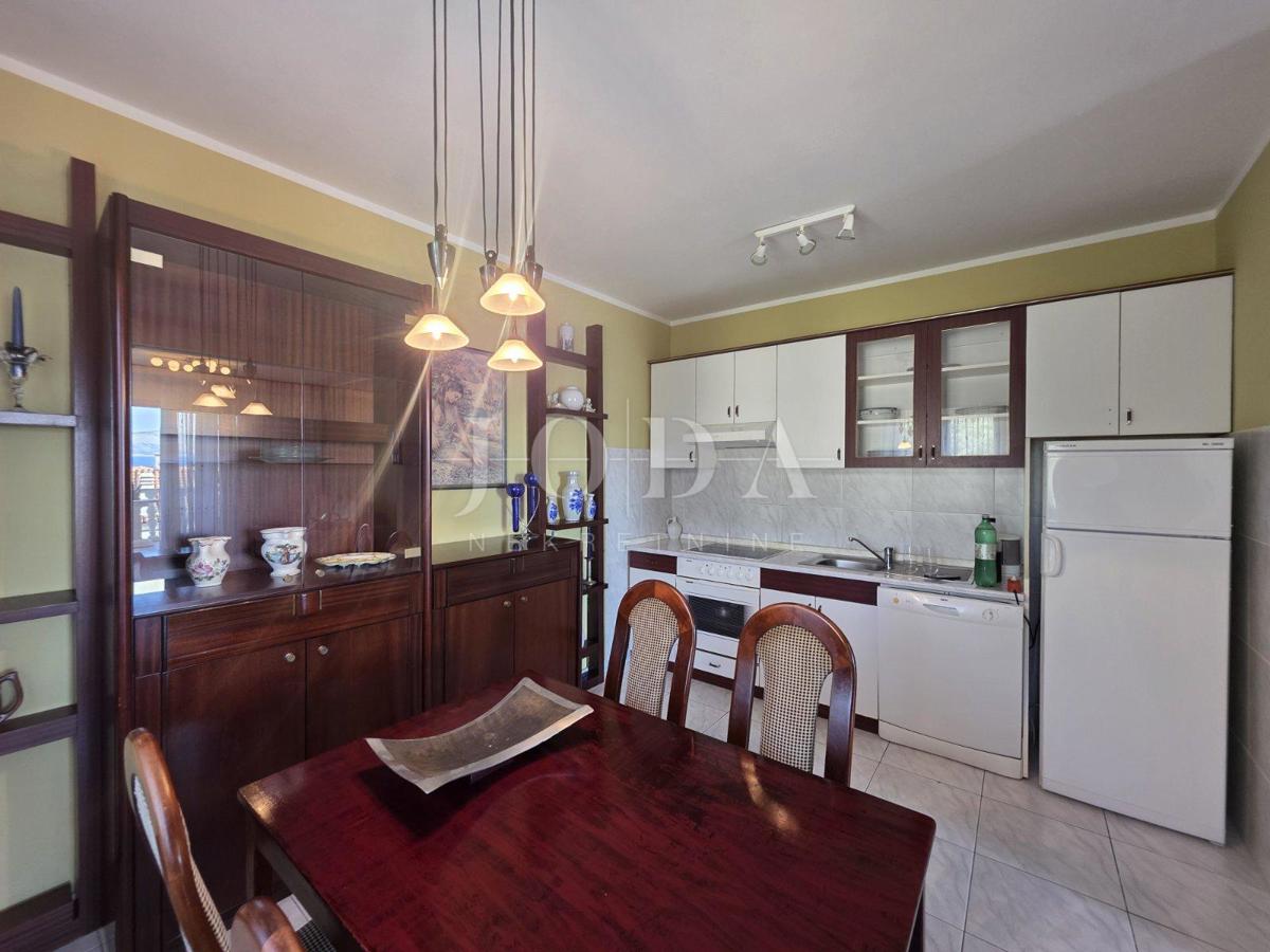 NOVI VINODOLSKI, Costa di Bribir, appartamento a 150m dal mare