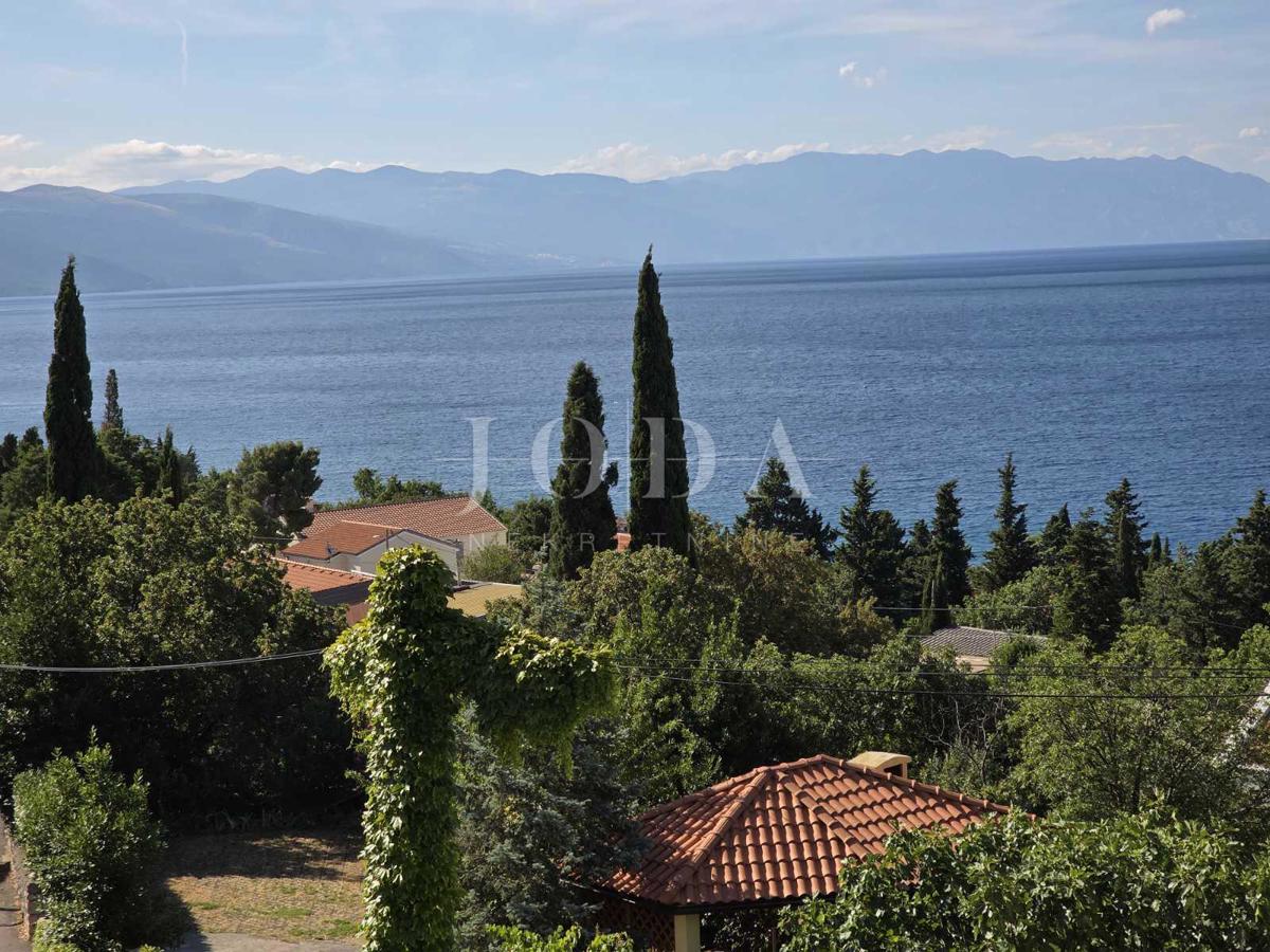 NOVI VINODOLSKI, Costa di Bribir, appartamento a 150m dal mare