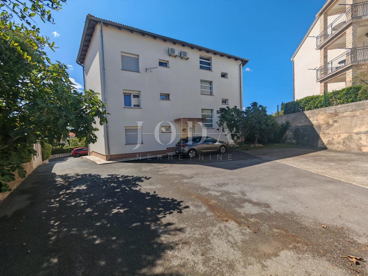 Appartamento pulito in una posizione tranquilla