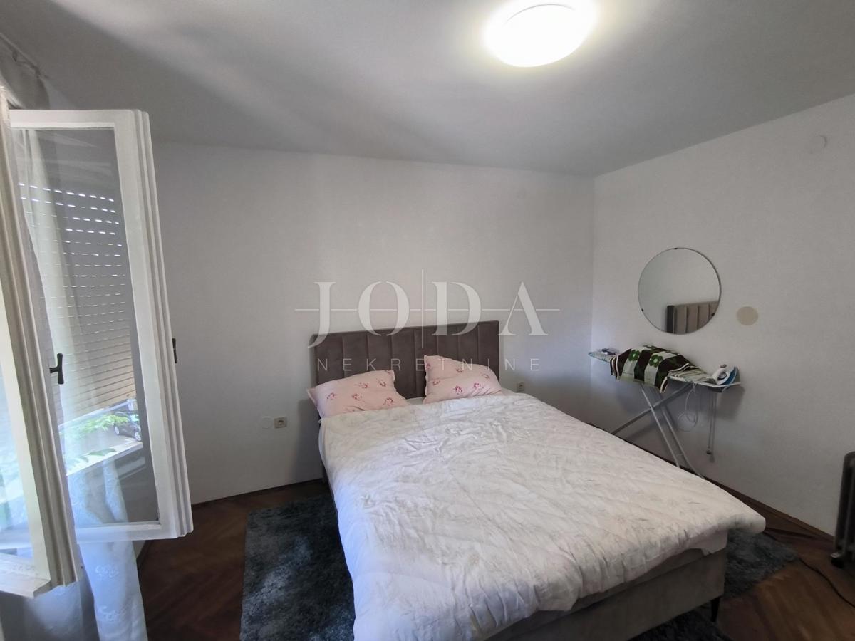 Appartamento a Pećine con ampio balcone