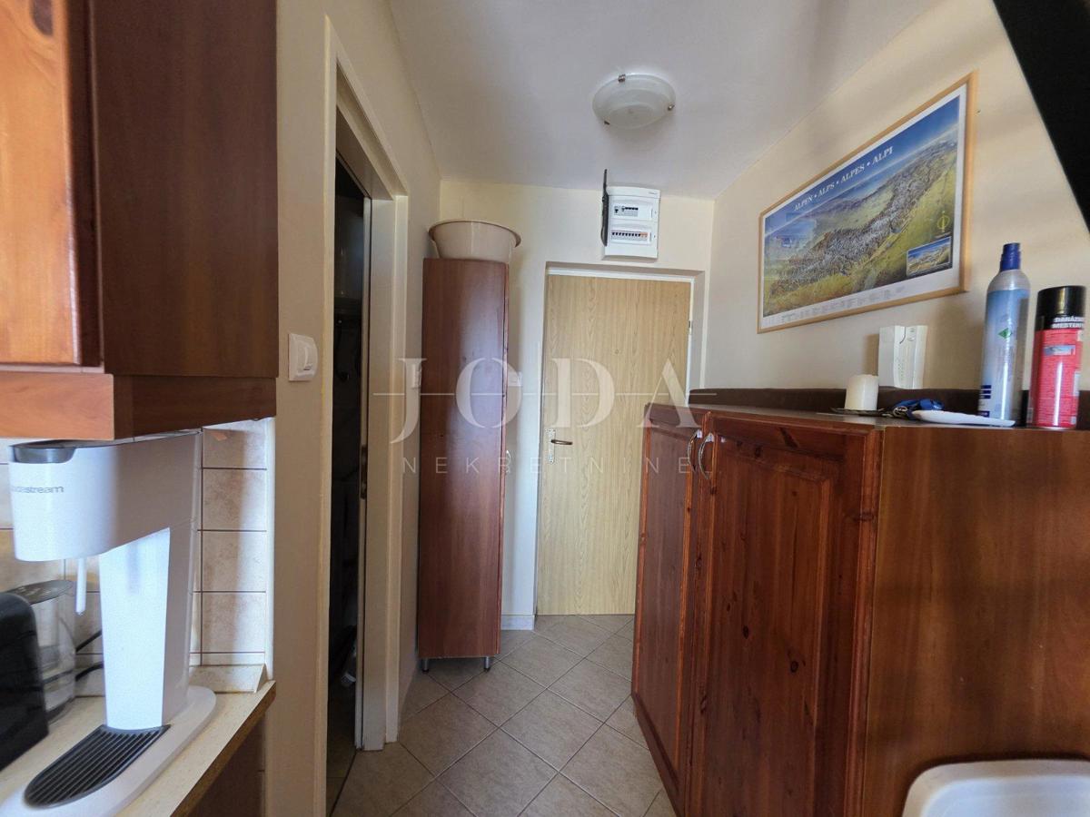 Klenovica, appartamento con galleria a 80m dal mare