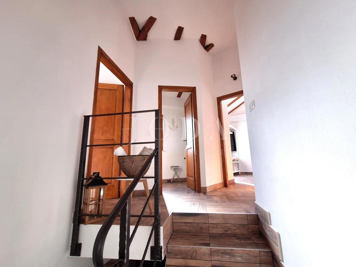 Casa con Piscina in una Zona Tranquilla