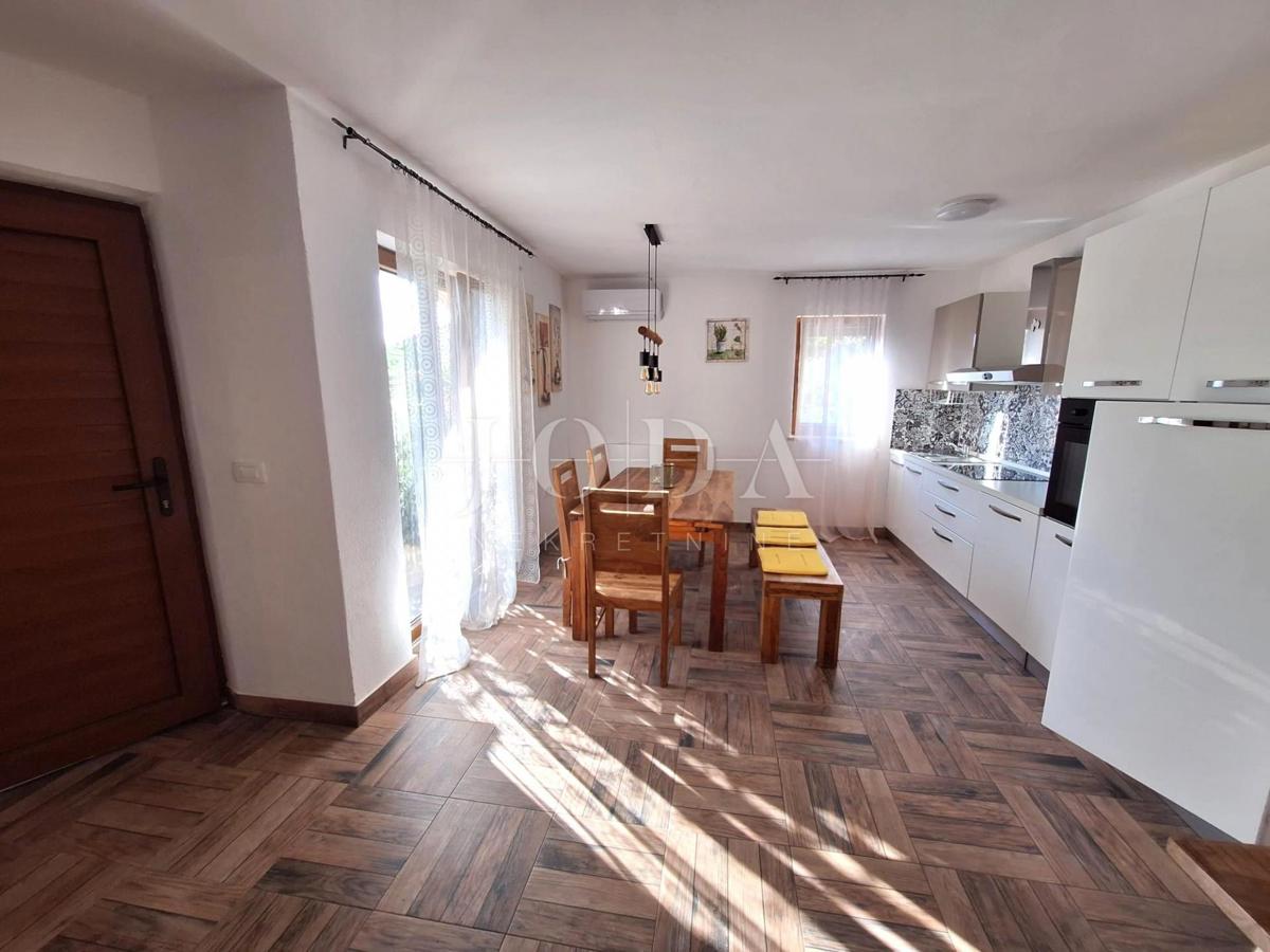 Casa con Piscina in una Zona Tranquilla