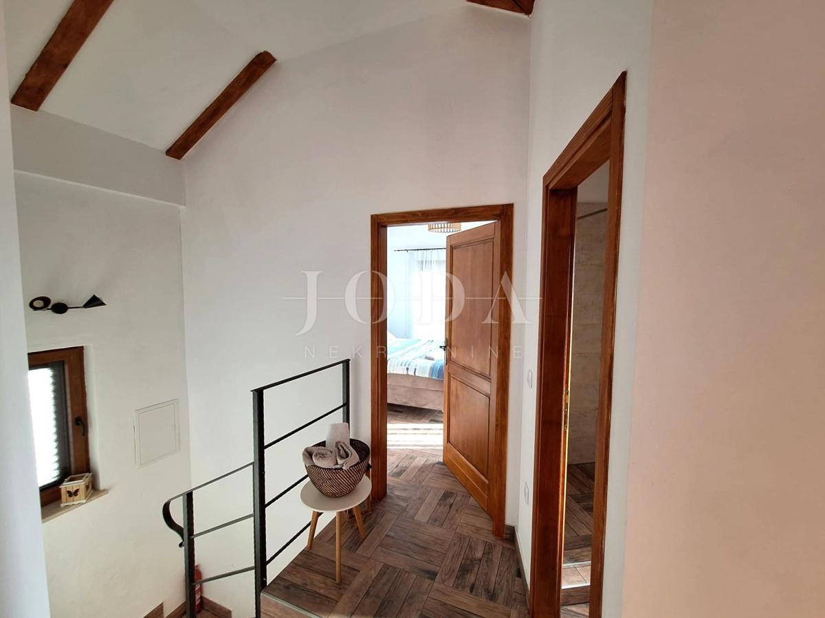 Casa con Piscina in una Zona Tranquilla