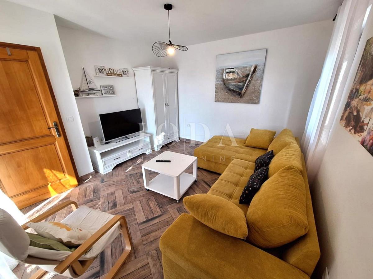 Casa con Piscina in una Zona Tranquilla