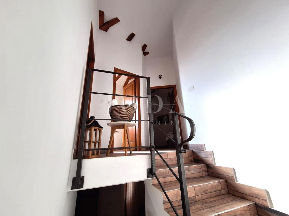 Casa con Piscina in una Zona Tranquilla