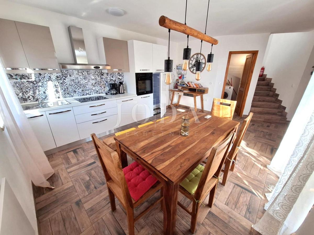 Casa con Piscina in una Zona Tranquilla