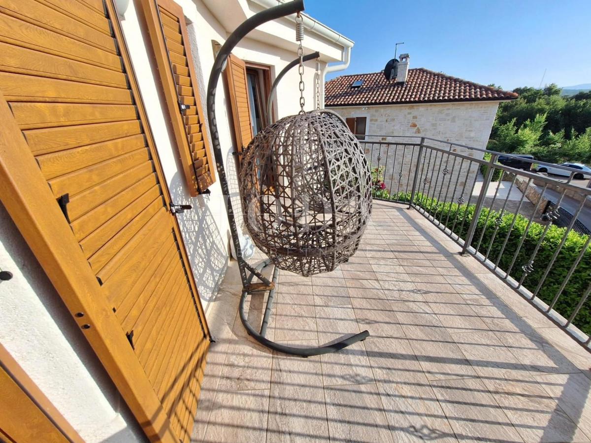 Casa con Piscina in una Zona Tranquilla