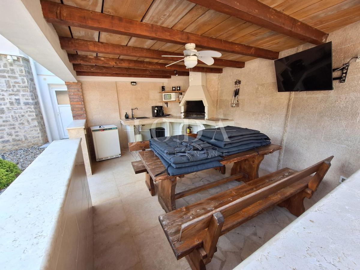 Casa con Piscina in una Zona Tranquilla