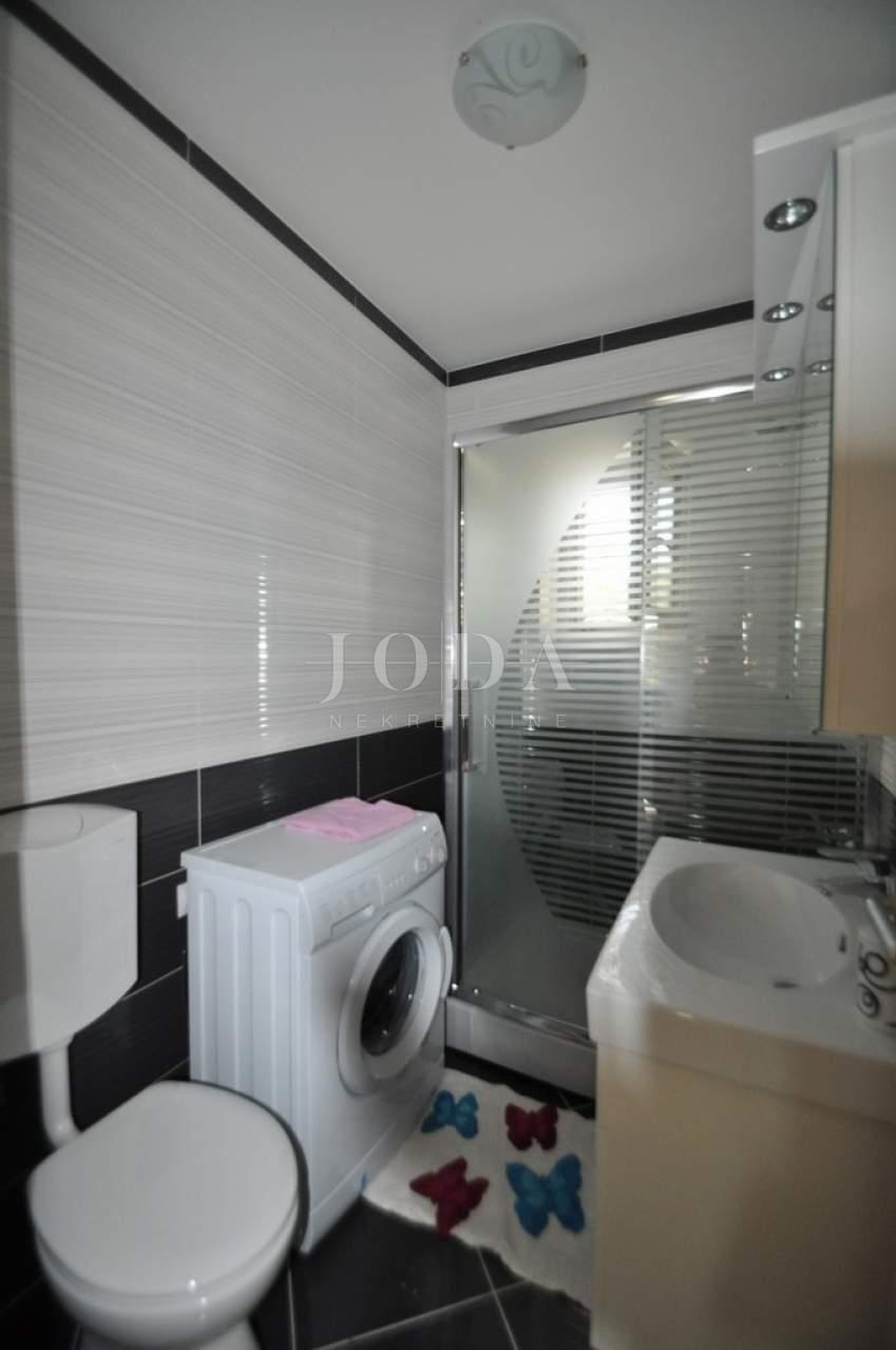 Appartamento con vista mare aperta a Vrbnik