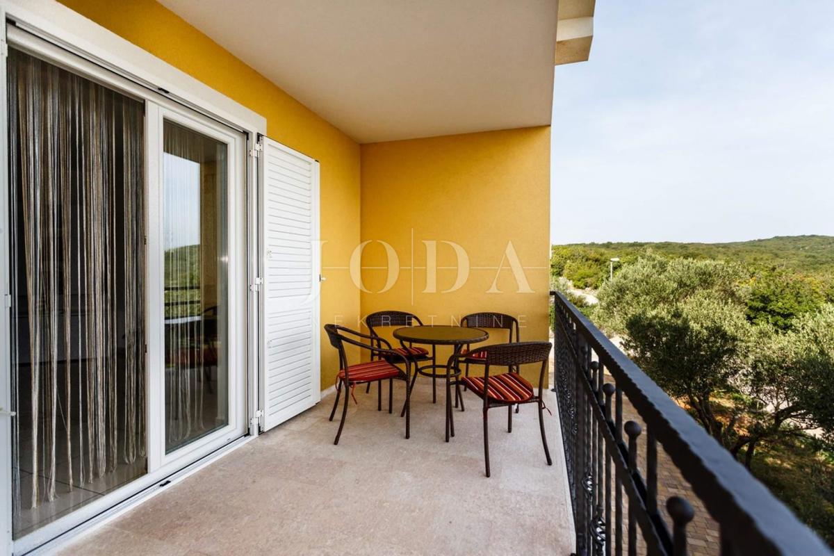 Appartamento con vista mare aperta a Vrbnik