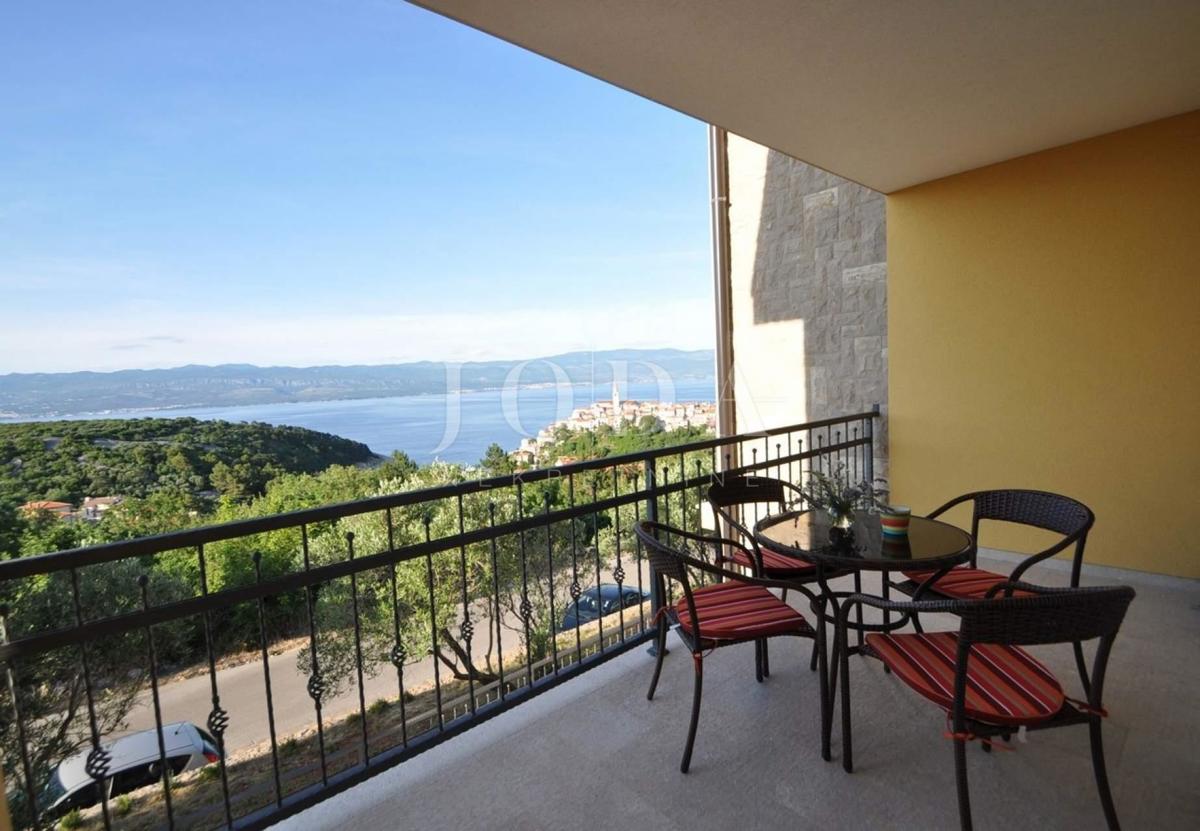Appartamento con vista mare aperta a Vrbnik