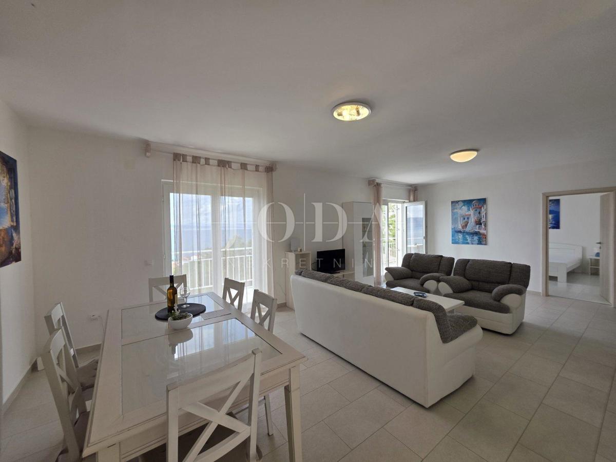 Senj, casa con due appartamenti e una splendida vista mare