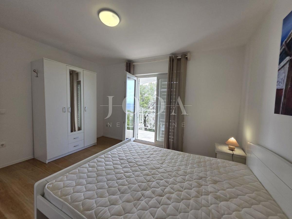 Senj, casa con due appartamenti e una splendida vista mare