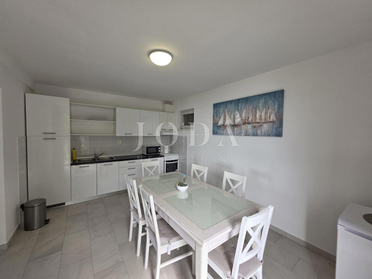 Senj, casa con due appartamenti e una splendida vista mare